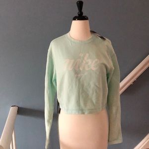 Nike Women’s Cropped Sweatshirt